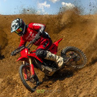 Altis Sigma. E-enduro, które nie zmienia zasad. Ono je tworzy. 🚀Platforma 98V, 22,5 kW i 601 Nm natychmiastowej mocy....